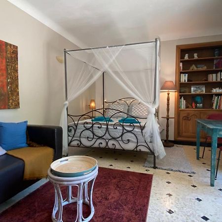 Charmant Studio A Nyons. Bagian luar foto