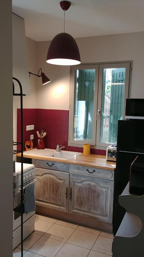 Charmant Studio A Nyons. Bagian luar foto